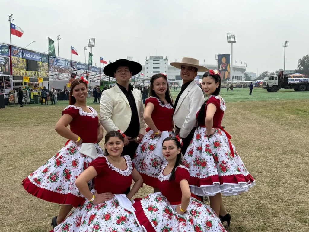Fonda Corazón de Chile: Música, Diversión y Tradición