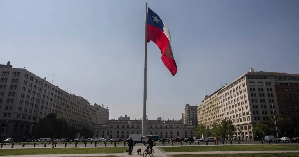 Cargos públicos Chile 2025: incremento del 6,9% y cambios