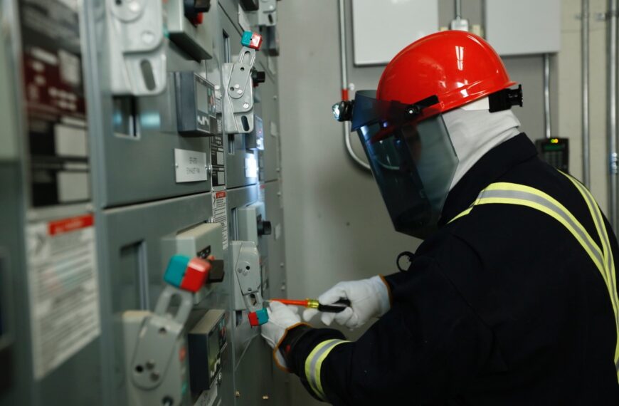 Conductor eléctrico BESS: Cómo garantiza la seguridad en industrias críticas