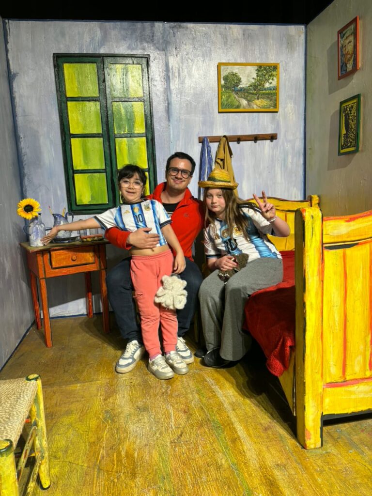 Van Gogh en Vivo: Un Encuentro Familiar en el Día del Padre