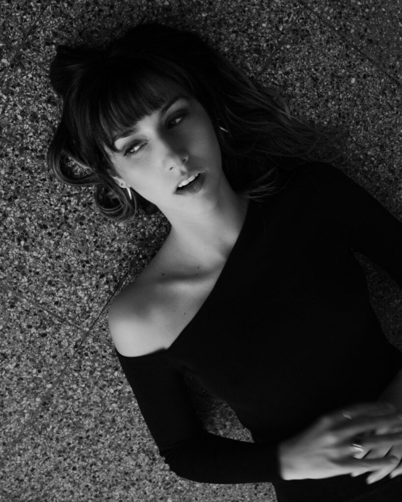 Sofía Tupper Herida: Un Viaje Musical Entre Identidad y Vulnerabilidad
