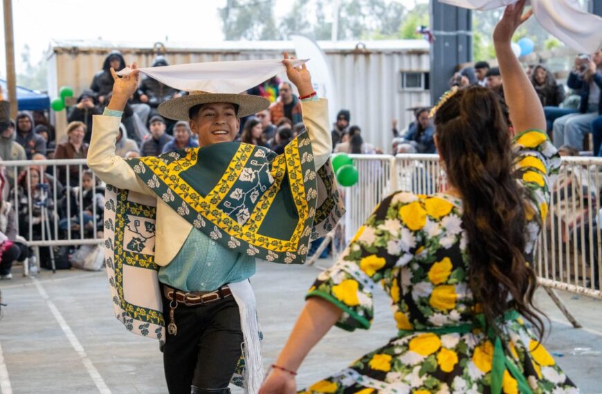 Muestra Regional de Cueca Escolar: Celebración de Tradiciones en Valparaíso